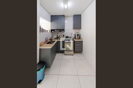 Cozinha de apartamento à venda com 2 quartos, 80m² em Alto Barroca, Belo Horizonte