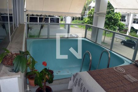 Varanda da Sala - Piscina de apartamento à venda com 4 quartos, 215m² em Barra da Tijuca, Rio de Janeiro