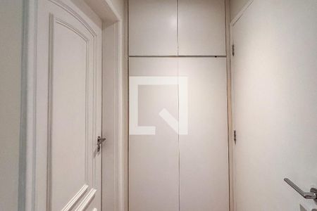 Roupeiro de apartamento à venda com 3 quartos, 105m² em Cerqueira César, São Paulo