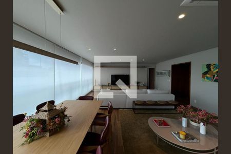 Apartamento à venda com 2 quartos, 154m² em Vila Nova Conceição, São Paulo