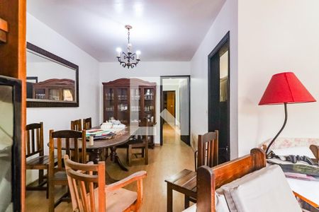 Sala de casa à venda com 5 quartos, 200m² em Ferreira, São Paulo