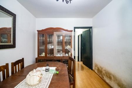 Sala de casa à venda com 5 quartos, 200m² em Ferreira, São Paulo