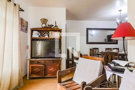 Sala de casa à venda com 5 quartos, 200m² em Ferreira, São Paulo