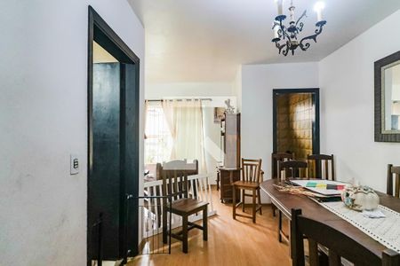 Sala de casa à venda com 5 quartos, 200m² em Ferreira, São Paulo
