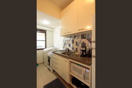 Cozinha de apartamento para alugar com 1 quarto, 64m² em Barra da Tijuca, Rio de Janeiro
