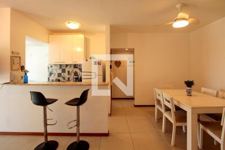Sala de apartamento para alugar com 1 quarto, 64m² em Barra da Tijuca, Rio de Janeiro
