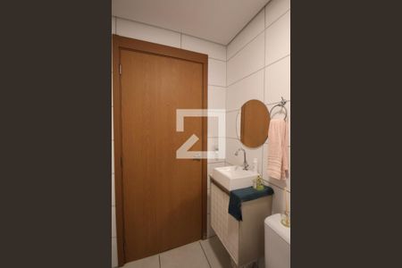 Banheiro de apartamento à venda com 2 quartos, 47m² em Olaria, Canoas