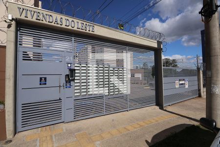 Fachada de apartamento à venda com 2 quartos, 47m² em Olaria, Canoas