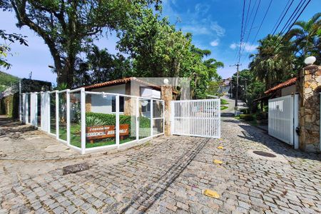 Fachada de casa de condomínio à venda com 4 quartos, 380m² em Badu, Niterói
