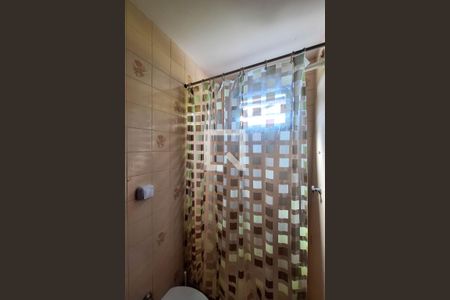 Banheiro de serviço de casa de condomínio à venda com 4 quartos, 380m² em Badu, Niterói