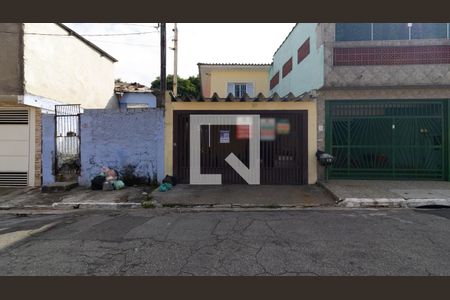 Fachada de casa à venda com 2 quartos, 100m² em Vila Paranagua, São Paulo