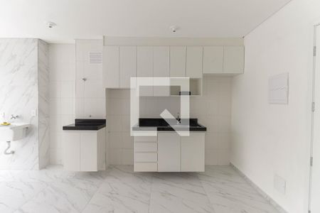 Cozinha de apartamento à venda com 2 quartos, 80m² em Vila Carmosina, São Paulo