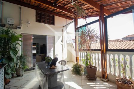 Área Externa de casa à venda com 4 quartos, 187m² em Vila Portuguesa, São Paulo