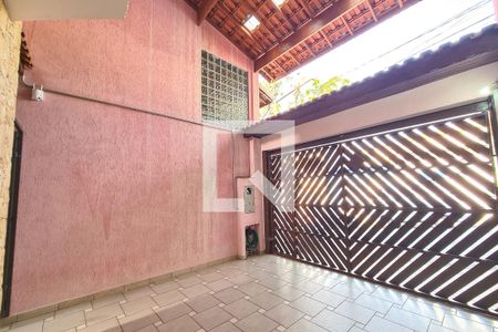 Garagem de casa à venda com 3 quartos, 222m² em Jardim Catarina, São Paulo