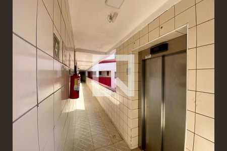 Elevador de apartamento para alugar com 1 quarto, 52m² em Nova Mirim, Praia Grande