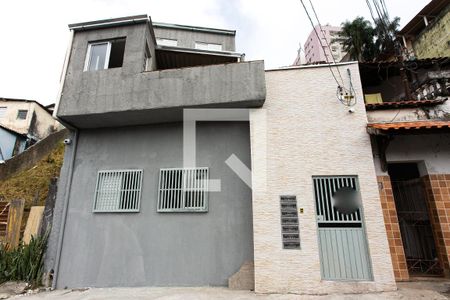 Fachada de casa para alugar com 1 quarto, 55m² em Penha de França, São Paulo
