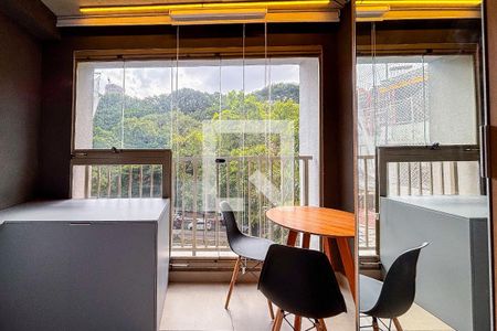 Varanda de kitnet/studio à venda com 1 quarto, 23m² em Pinheiros, São Paulo