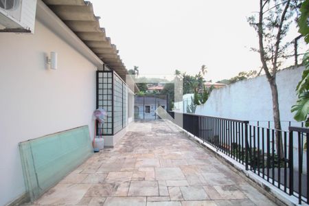 varanda de casa à venda com 4 quartos, 830m² em Morumbi, São Paulo