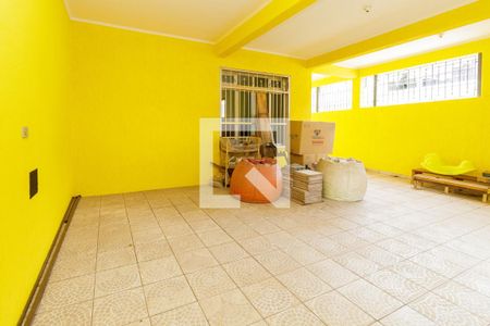 Garagem de casa à venda com 4 quartos, 166m² em Vila Elze, São Paulo