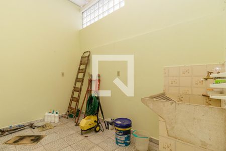 Área de Serviço de casa à venda com 4 quartos, 166m² em Vila Elze, São Paulo