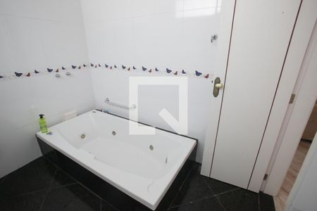 Banheiro da Sala de casa de condomínio à venda com 4 quartos, 1015m² em Jacarepaguá, Rio de Janeiro