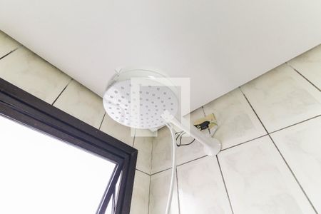 Banheiro de apartamento à venda com 2 quartos, 49m² em Vila Carmosina, São Paulo
