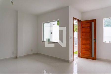 Sala de casa à venda com 3 quartos, 100m² em Itaipu, Niterói
