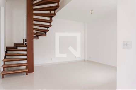 Sala de casa à venda com 3 quartos, 100m² em Itaipu, Niterói