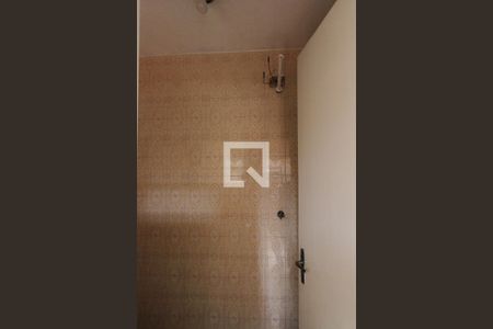 Banheiro de Serviço de casa para alugar com 3 quartos, 200m² em Jardim Vila Formosa, São Paulo