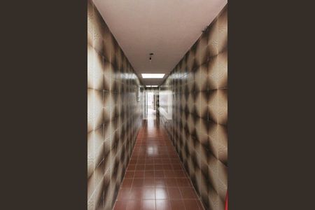 Corredor externo de casa para alugar com 3 quartos, 200m² em Jardim Vila Formosa, São Paulo
