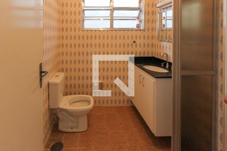 Banheiro social de casa para alugar com 3 quartos, 200m² em Jardim Vila Formosa, São Paulo