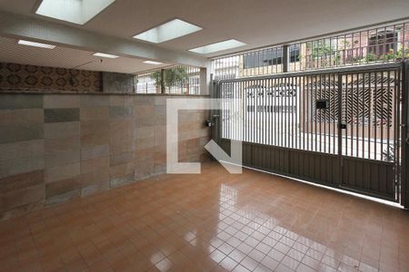 Garagem de casa para alugar com 3 quartos, 200m² em Jardim Vila Formosa, São Paulo