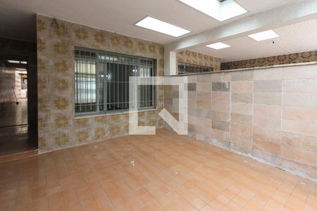 Garagem de casa para alugar com 3 quartos, 200m² em Jardim Vila Formosa, São Paulo