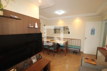 Sala de apartamento para alugar com 2 quartos, 52m² em Parque Maria Domitila, São Paulo