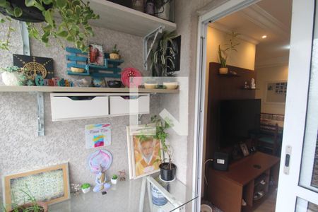 Sala Varanda de apartamento para alugar com 2 quartos, 52m² em Parque Maria Domitila, São Paulo