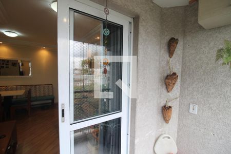 Sala Varanda de apartamento para alugar com 2 quartos, 52m² em Parque Maria Domitila, São Paulo