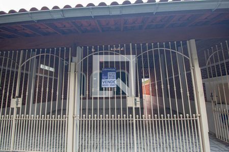 Fachada de casa à venda com 3 quartos, 141m² em Vila Nelson, São Paulo