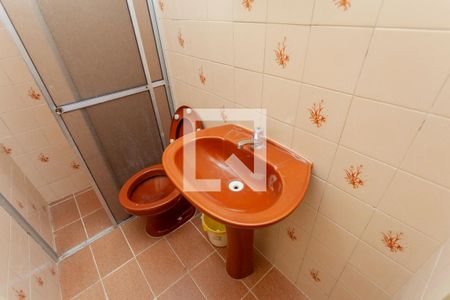 Banheiro de casa para alugar com 1 quarto, 50m² em Vila Inglesa, São Paulo