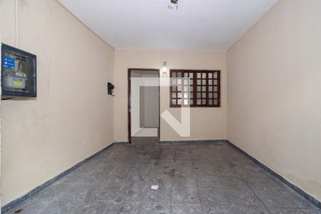 Garagem de casa para alugar com 2 quartos, 100m² em Jardim Ana Maria, São Paulo