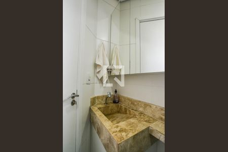 Banheiro Social de apartamento à venda com 2 quartos, 107m² em Jardim Cristiane, Santo André