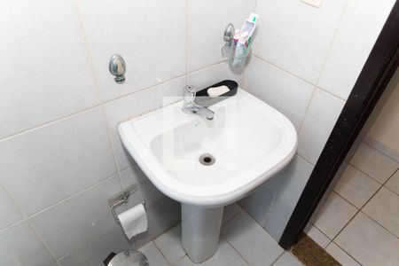 Banheiro da Suíte de casa à venda com 3 quartos, 183m² em Gopouva, Guarulhos