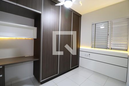 Quarto 2 de apartamento para alugar com 3 quartos, 73m² em Chácaras Tubalina E Quartel, Uberlândia