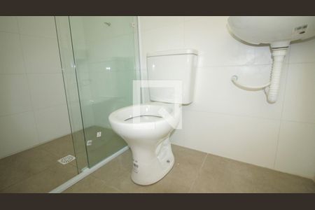 Banheiro de kitnet/studio para alugar com 1 quarto, 30m² em Parque Luis Mucciolo, São Paulo