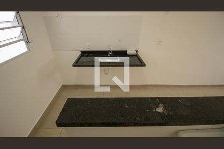 Sala/Cozinha de apartamento para alugar com 1 quarto, 35m² em Parque Luis Mucciolo, São Paulo