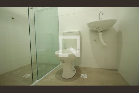Banheiro de apartamento para alugar com 1 quarto, 35m² em Parque Luis Mucciolo, São Paulo