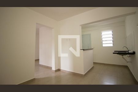Sala/Cozinha de apartamento para alugar com 1 quarto, 35m² em Parque Luis Mucciolo, São Paulo