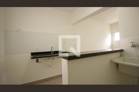 Sala/Cozinha de apartamento para alugar com 1 quarto, 35m² em Parque Luis Mucciolo, São Paulo