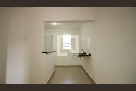 Sala/Cozinha de apartamento para alugar com 1 quarto, 35m² em Parque Luis Mucciolo, São Paulo