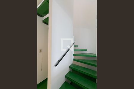 Escada de casa à venda com 4 quartos, 117m² em Ouro Preto, Belo Horizonte