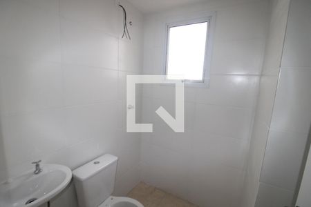 Banheiro de apartamento à venda com 2 quartos, 55m² em Vila Pita, São Paulo